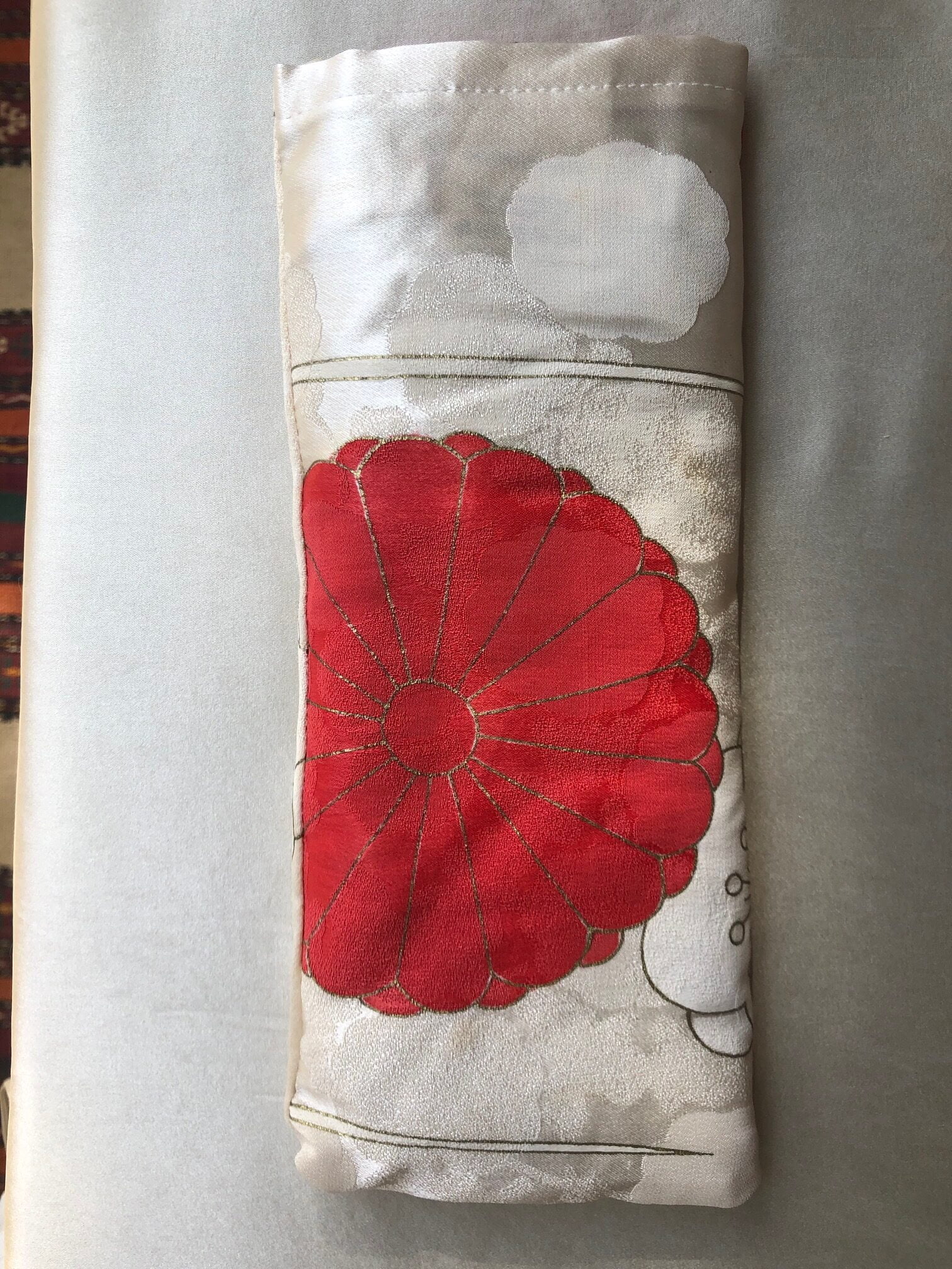 The Eye Pillow - White Geisha